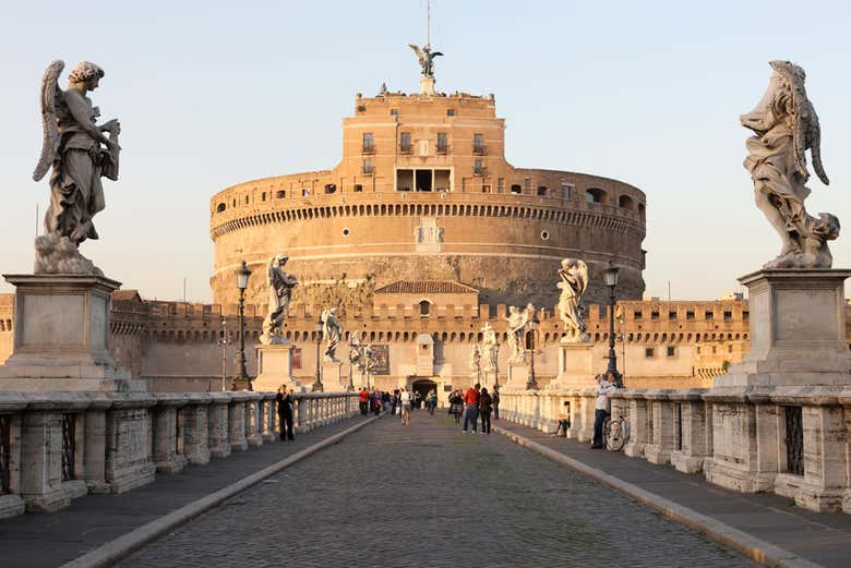 Vista di Castel Sant'Angelo dall'omonimo ponte