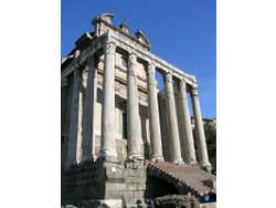 Tempio di Antonino e Faustina